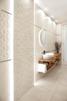 elegante Wandleuchte mit Alu-Profilen