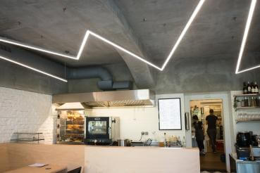abstrakte LED Pendelleuchte