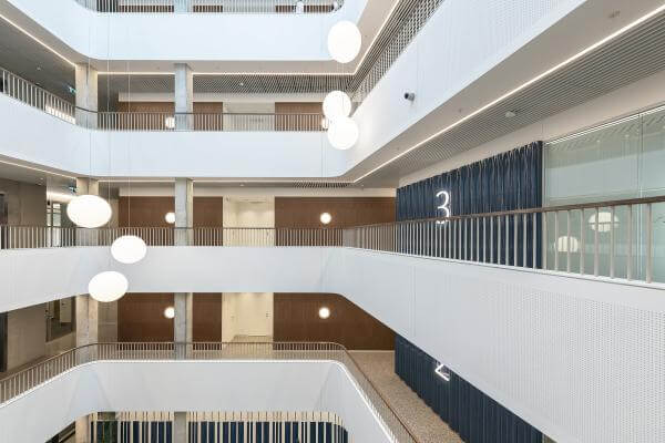 architektonische Deckenbeleuchtung für Konferenzräume