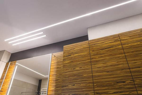 lineare Deckenbeleuchtung mit LED-Profilen